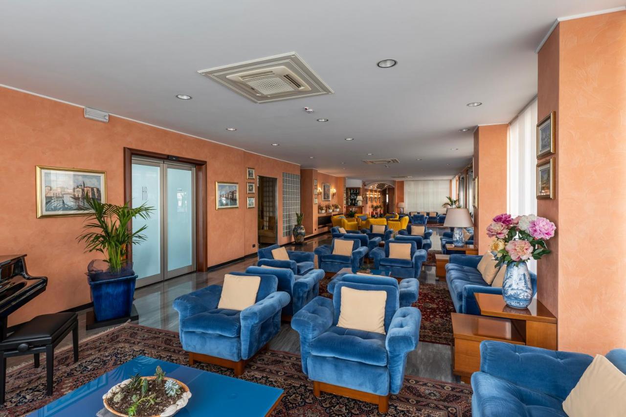 Hotel Bellevue Et Mediterranee Diano Marina Exterior foto