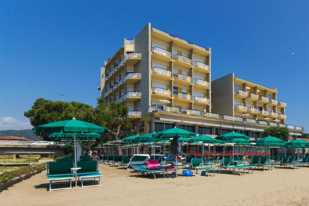 Hotel Bellevue Et Mediterranee Diano Marina Exterior foto